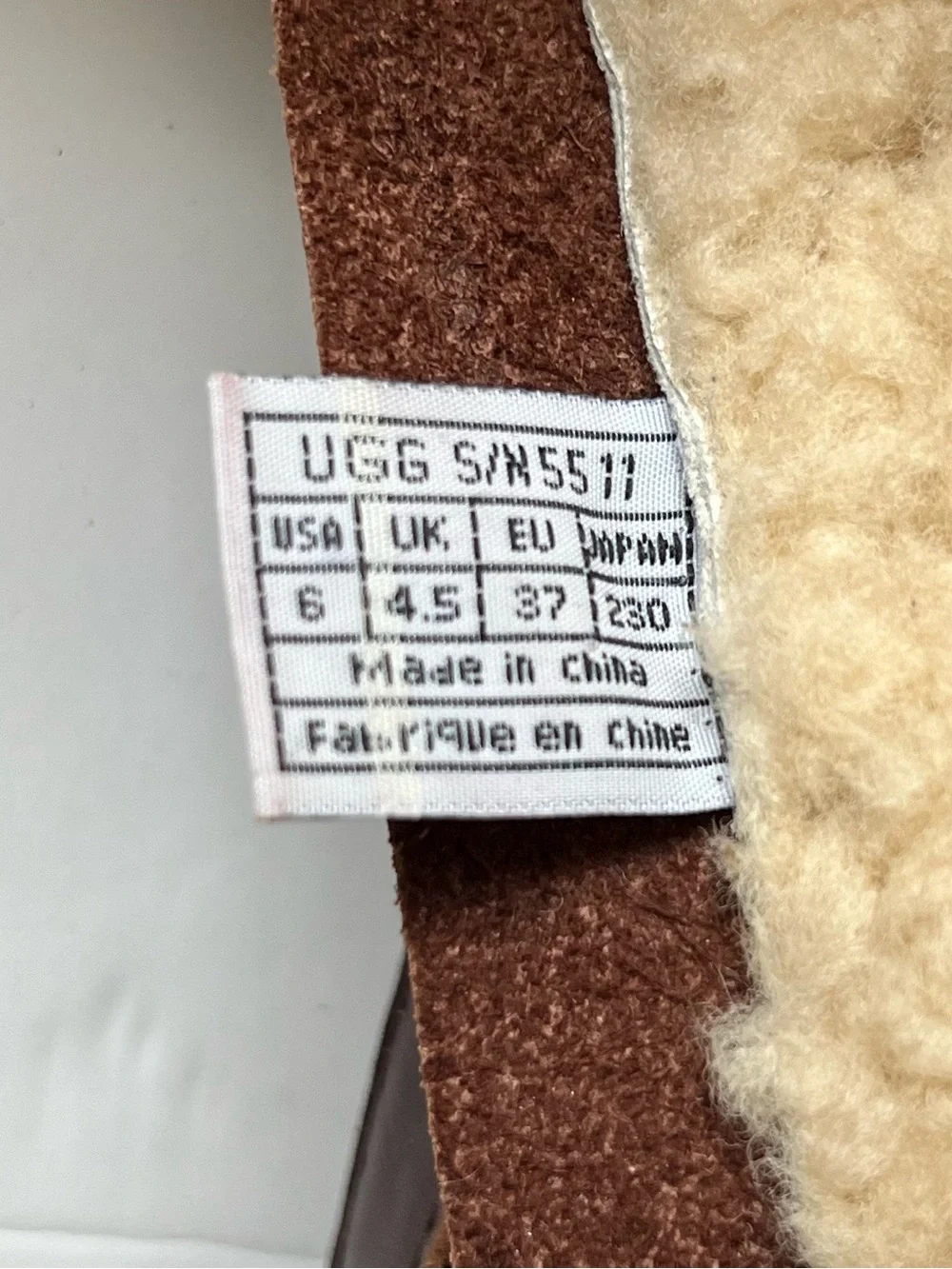 Ugg Classic Tall Brown Leather sheepskin lined shearling winter Boots size 6